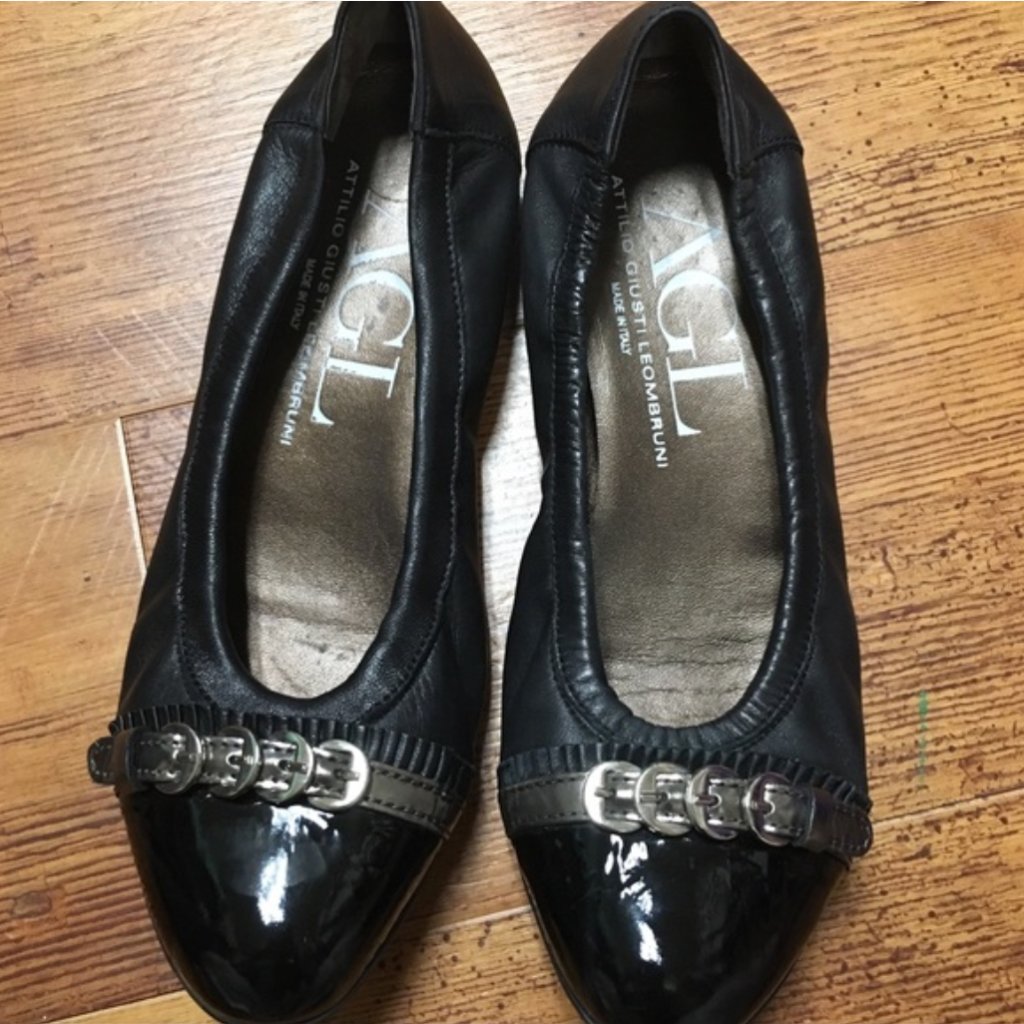 Size 9 Agl Black Flats